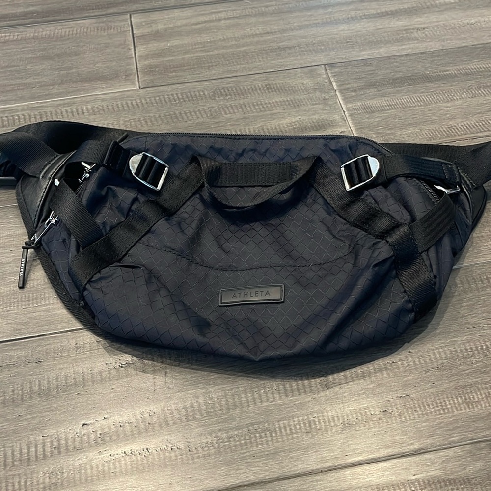 Athleta excursion large belt bag